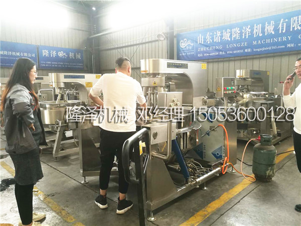 歡迎浙江杭州客戶來廠（chǎng）考察大型炒菜機
