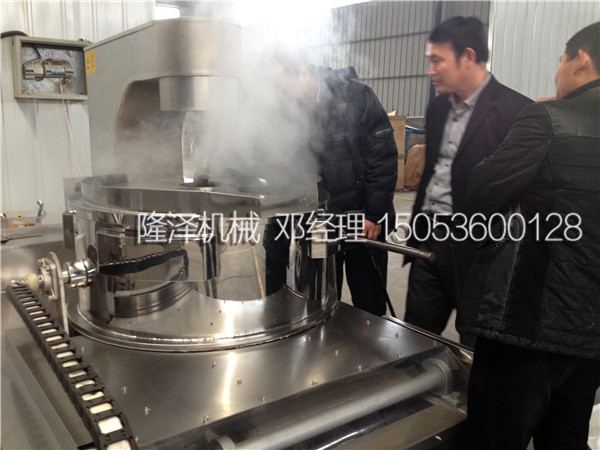 河北張家口客戶來91精品国产人成网站機械考察電磁爆米（mǐ）花機