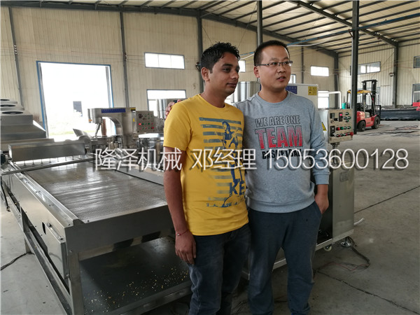 歡迎（yíng）印（yìn）度朋（péng）友來廠考察新型多功能爆米花機