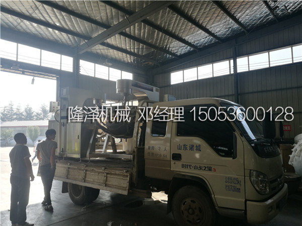 兩台蒸（zhēng）汽（qì）海鮮醬炒鍋發貨至山東日照