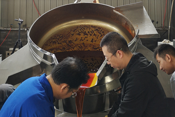 辣（là）椒醬（jiàng）炒鍋